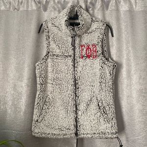 Gamma Phi Beta NWT frosty grey Sherpa vest size S